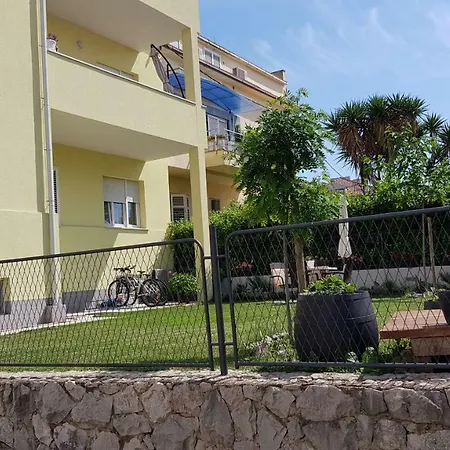 San Apartment Split